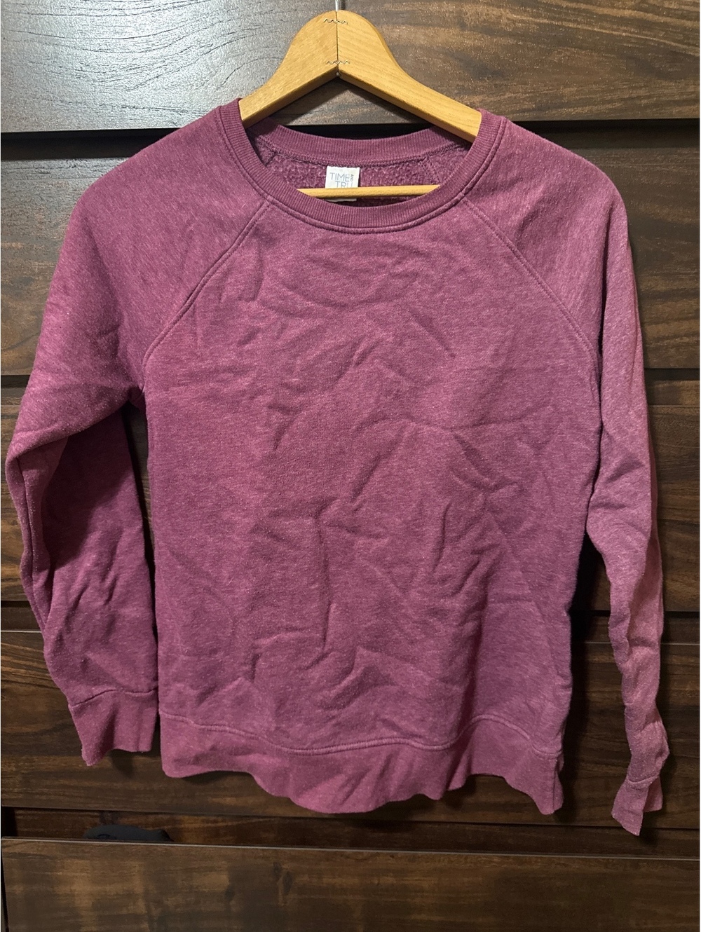 Time and Tru Women's Medium Crew Neck Sweatshirt in Burgundy